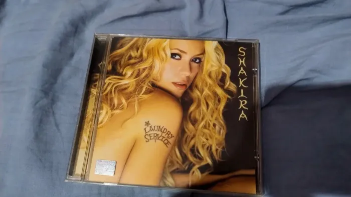 CD Shakira - Laundry Service