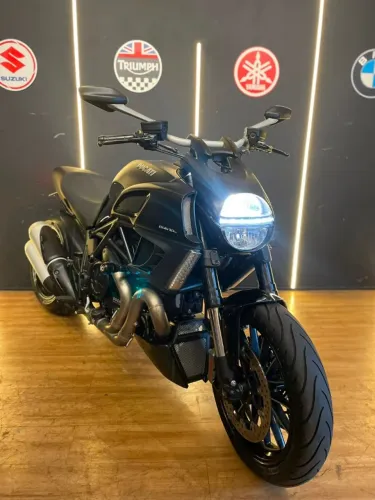 DUCATI DIAVEL ABS NOVISSIMA BAIXO KM 2013