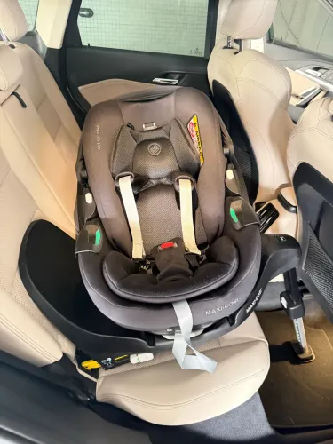 Bebê Conforto Maxi-Cosi, Pebble, com Base Familyfix, Giro 360° Isofix, Essential Black