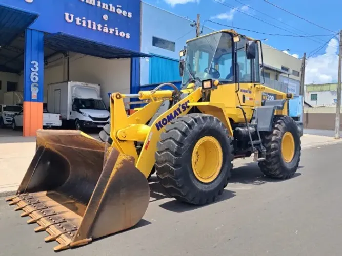 Pá Carregadeira KOMATSU WA200 - (2022)