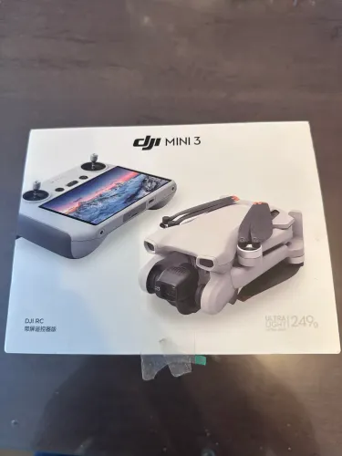 Drone DJI Mini 3 com tela - Novo