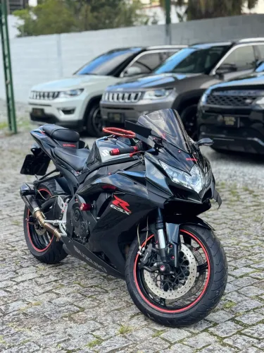 Suzuki SRAD 750 2011
