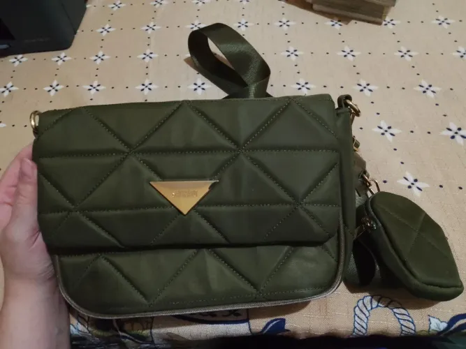 Bolsa transversal saddle verde musgo - Satinato (Textura Matelassê)