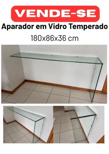 Aparador de parede em vidro temperado