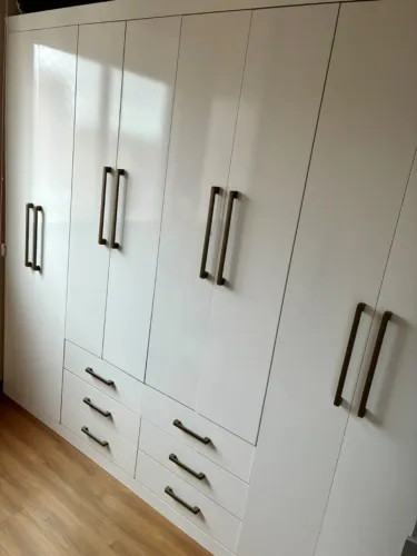 Guarda Roupa Casal 8 Portas e 6 Gavetas Branco