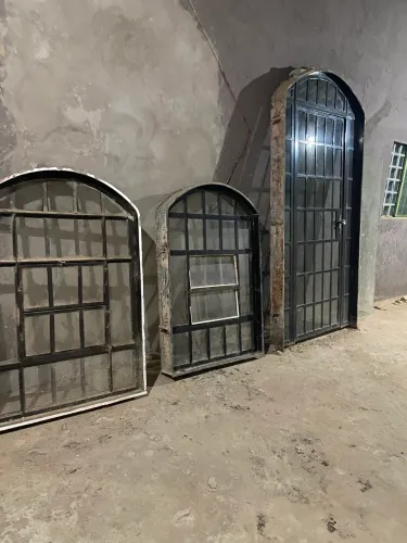 Porta e janelas de ferro