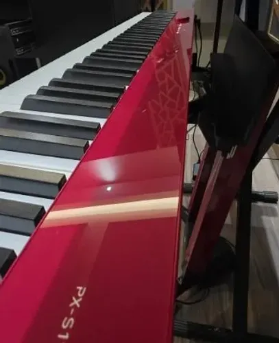 Piano Privia com capa e tripé