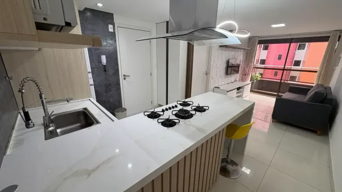 Apartamento mobiliado p/ aluguel c/ 1 quarto, 45m² e a 2 quadras do mar em Manaíra - João 