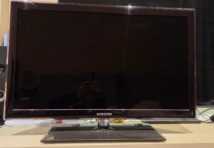 TV LED SAMSUNG de 32 polegadas Full HD ( não liga ler descrição)