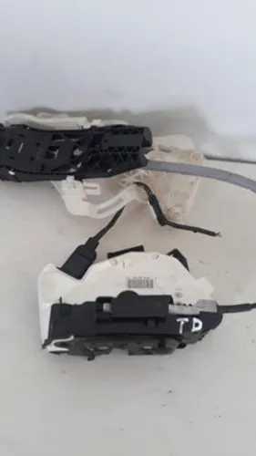 Fechadura da Porta traseira direita VW Tiguan Amarok 2013/2017