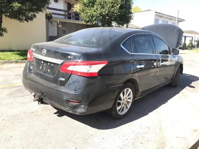 Sucata Sentra, para retirada de peças