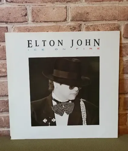 Elton John - Ice on Fire - LP vinil nacional usado
