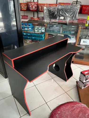 Mesa gamer para 2 monitores