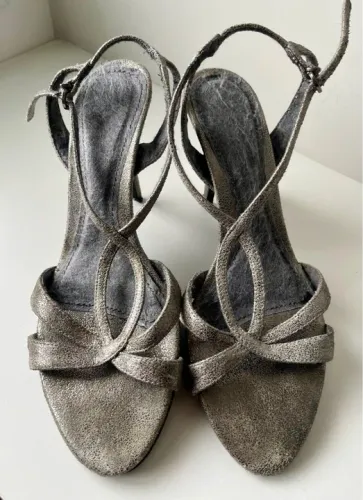 Sandália prata Ferni