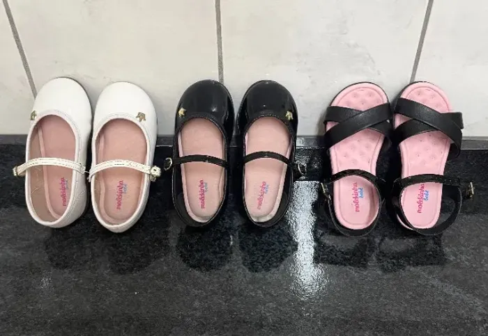 Sandália e Sapatos menina Tam 23 (Molekinha)