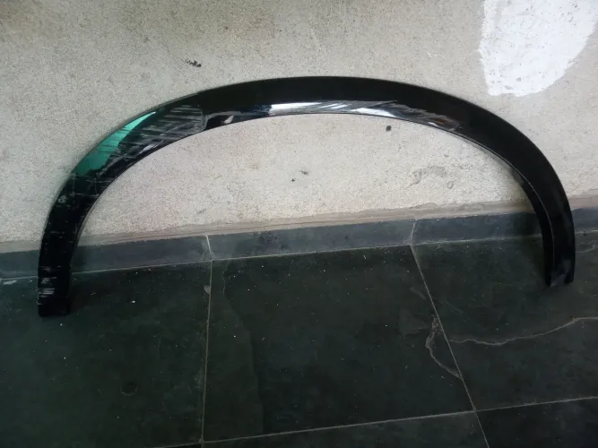 Moldura vão roda traseira esquerda Volvo Xc90 2018 (31378164)