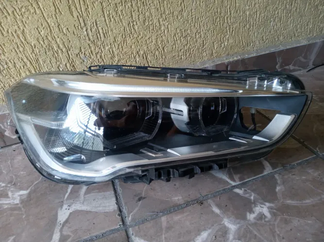 Farol Direito Bmw X1 2018 2019 (resistência) (pra Recuperar)