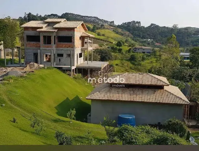 Chácara com 4 dormitórios à venda por R$ 1.350.000 - Parque Agrinco - Guararema - SP
