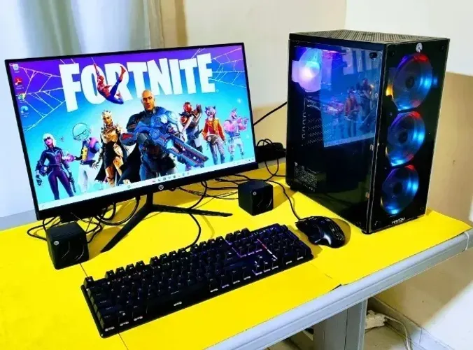 Computador Gamer Roda Tudo Novo Monitor 24pl Core i7 RX 550 1 ano de garantia