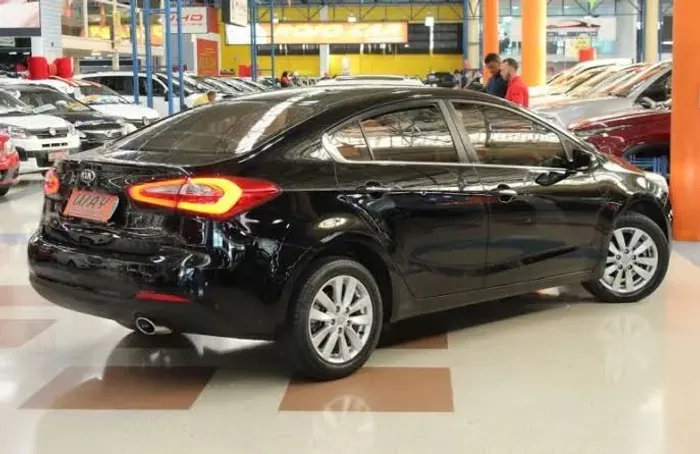 Kia Cerato 1.6 2015 para retirada de peças .