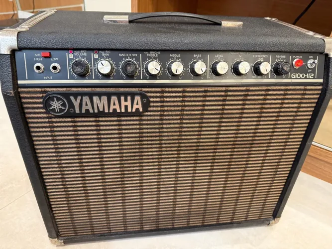 Raríssimo amplificador Yamaha G100-112 americano com elétrica japonesa