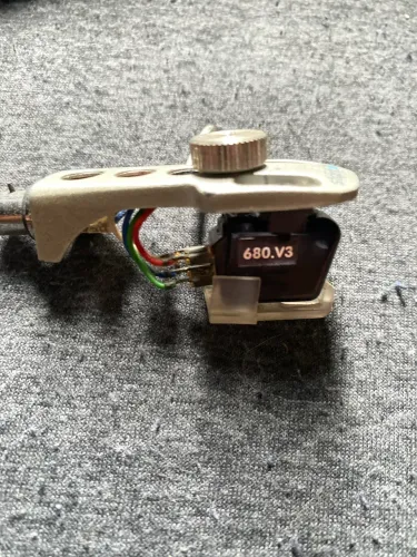 Headshell capsula stanton 680 v3 funcionando perfeitamente.    