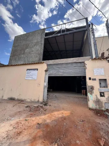 Sobrado com 610 m²  Bairro Ilda, Aparecida de Goiânia