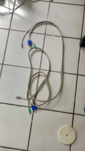 Cabo VGA COM ,PS2 EM PERFEITO ESTADO