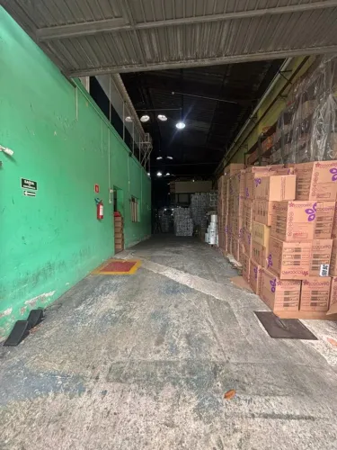 MOTORISTA E AJUDANTE DE ALMOXARIFADO COM PRATICA