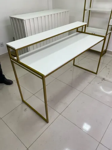Mesa expositora para centro de loja