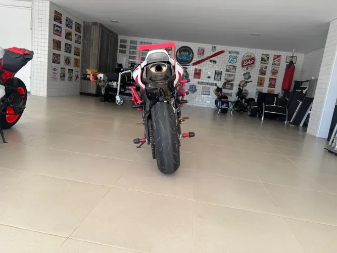 Moto whelling