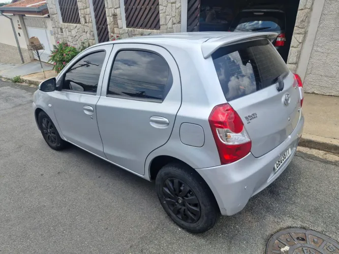 Toyota Etios X 1.3 Flex 16V 5P Mec. 2016