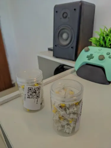 SWITCHS Teclado 90 Peças YELLOW - Usado