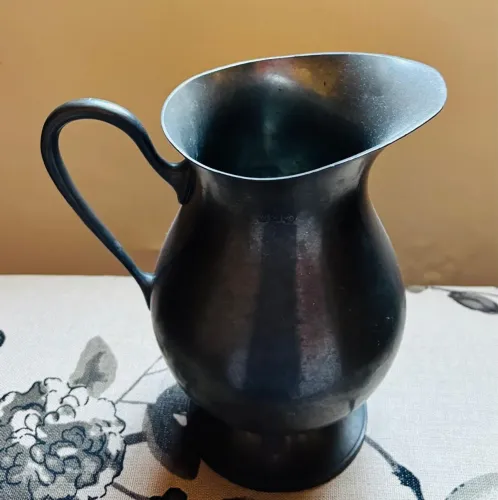 Jarro decorativo em estanho!