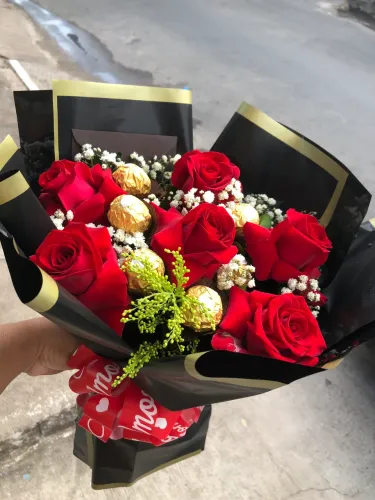 Buquê com chocolates, buquê de aniversário, buquê personalizado , buquê romântico 