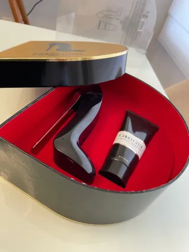 Frasco vazio do Kit Good Girl Carolina Herrera