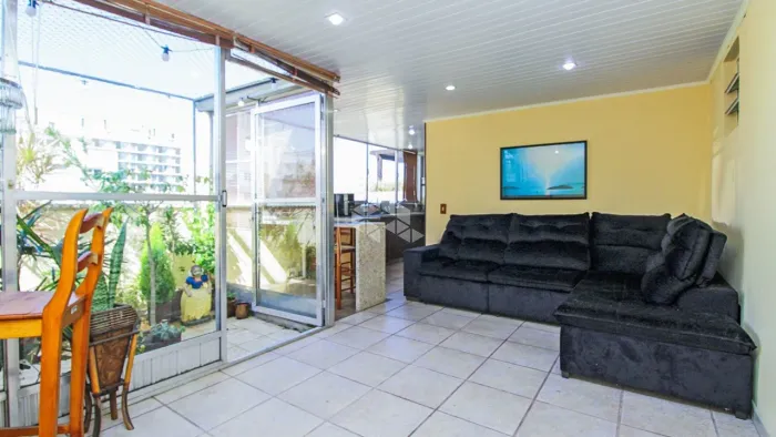 Cobertura Duplex à Venda na Cidade Baixa - Conforto e Estilo em Cada Detalhe!