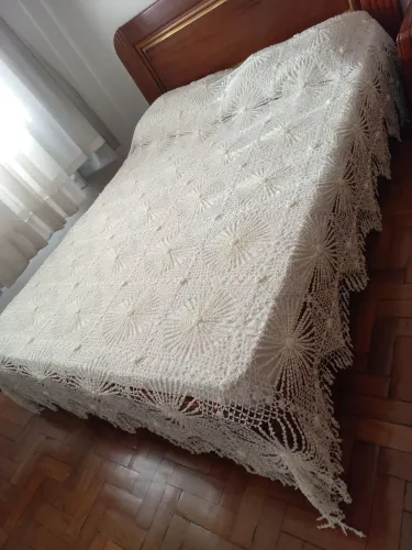 Cobre Leito de Crochê Artesanal