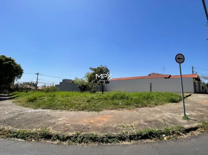Terreno à venda no bairro Castelinho em Piracicaba