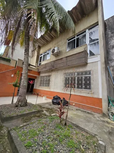 Casa em Curicica com Dois quartos mais um reversivel em Curicica.
