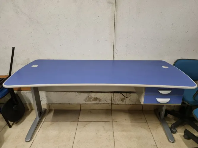 Mesa com 2 Gavetas Azul Reforçada 1,80m Ótimo Estado 