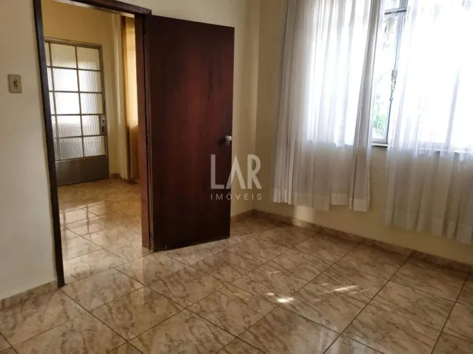 Casa Comercial à venda, 5 quartos, 1 suíte, 2 vagas, Santo Antônio - Belo Horizonte/MG