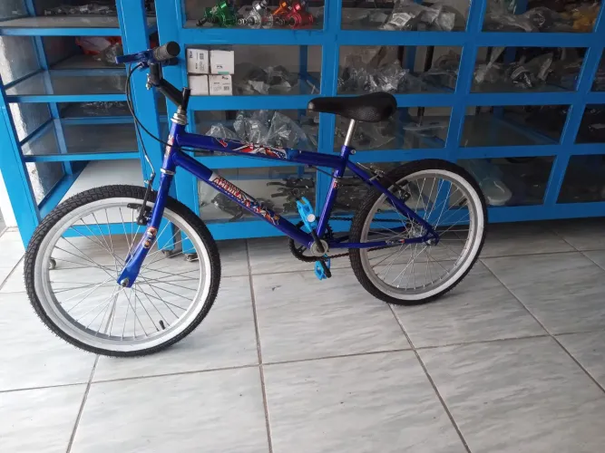 Bicicleta infantil feminina ou masculina aro 20 com pneus com faixa