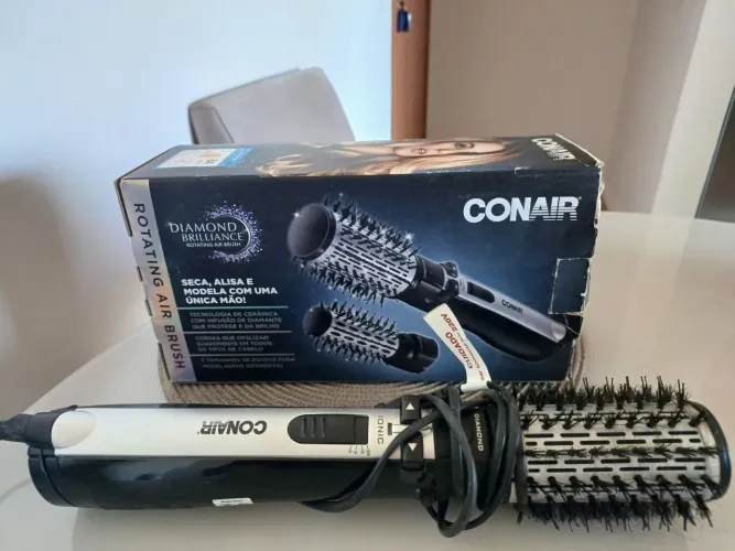 Escova rotativa, elétrica CONAIR. 