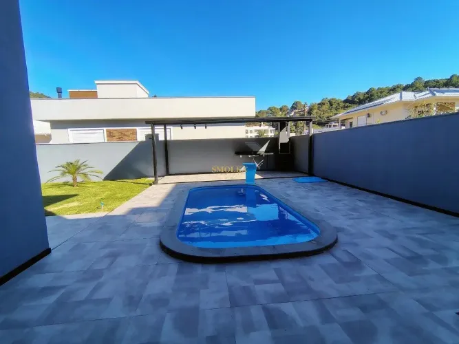 Casa com 4 suites a venda em Condomínio Fechado