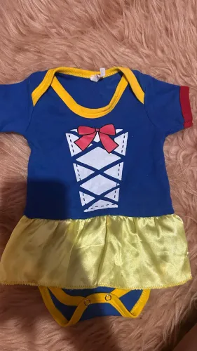 Lote roupas bb menina?
