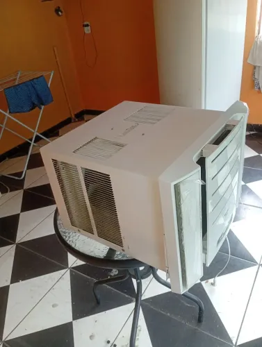 Ar condicionado Springer 10mil BTUs/ controle