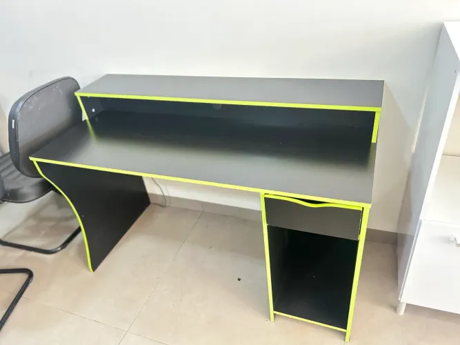 MESA GAMER NOVA COM UMA GAVETA
