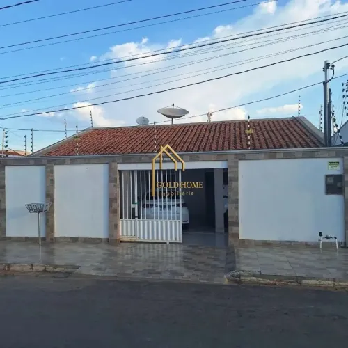 CASA À VENDA  BAIRRO CARUMBÉ