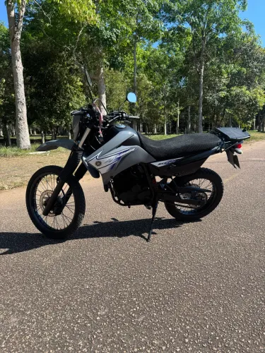 Lander 250 2017 - Faz rolo